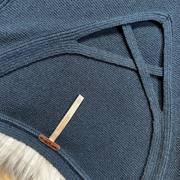 EUC. ✵☽Free People☾✵ Blue High Low V Neck < Criss Cross > Tunic Sweater | XS - Picture 5 of 13